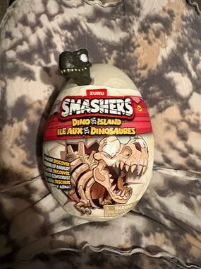 ZURU Smashers Dino Island Surprise Egg - White Collectible Toy